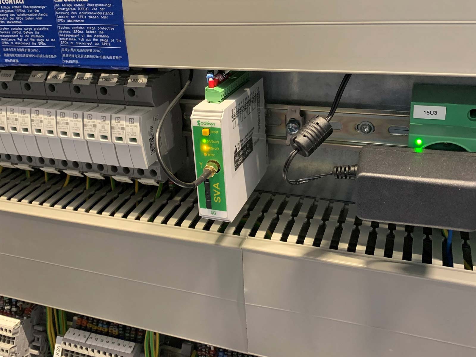 SVA-X74-in-meterkast-voor-alarmdoormelding-rioolgemalen-en-waterzuiveringen